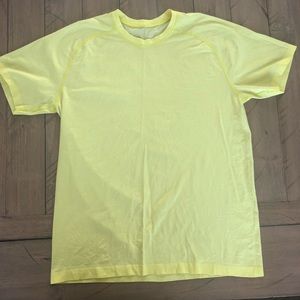 Men’s yellow metal vent XL
